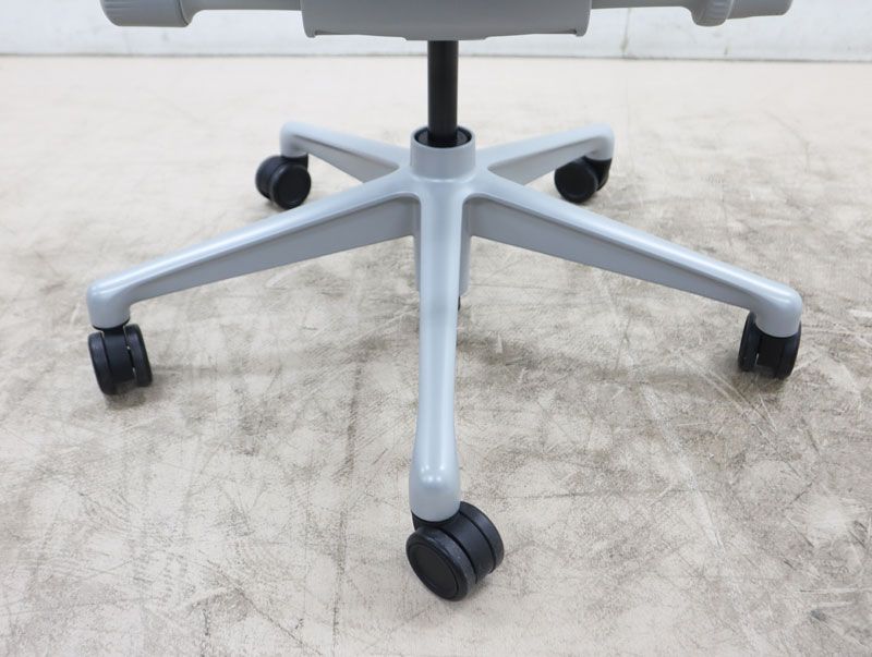 ハーマンミラー アーロンチェア