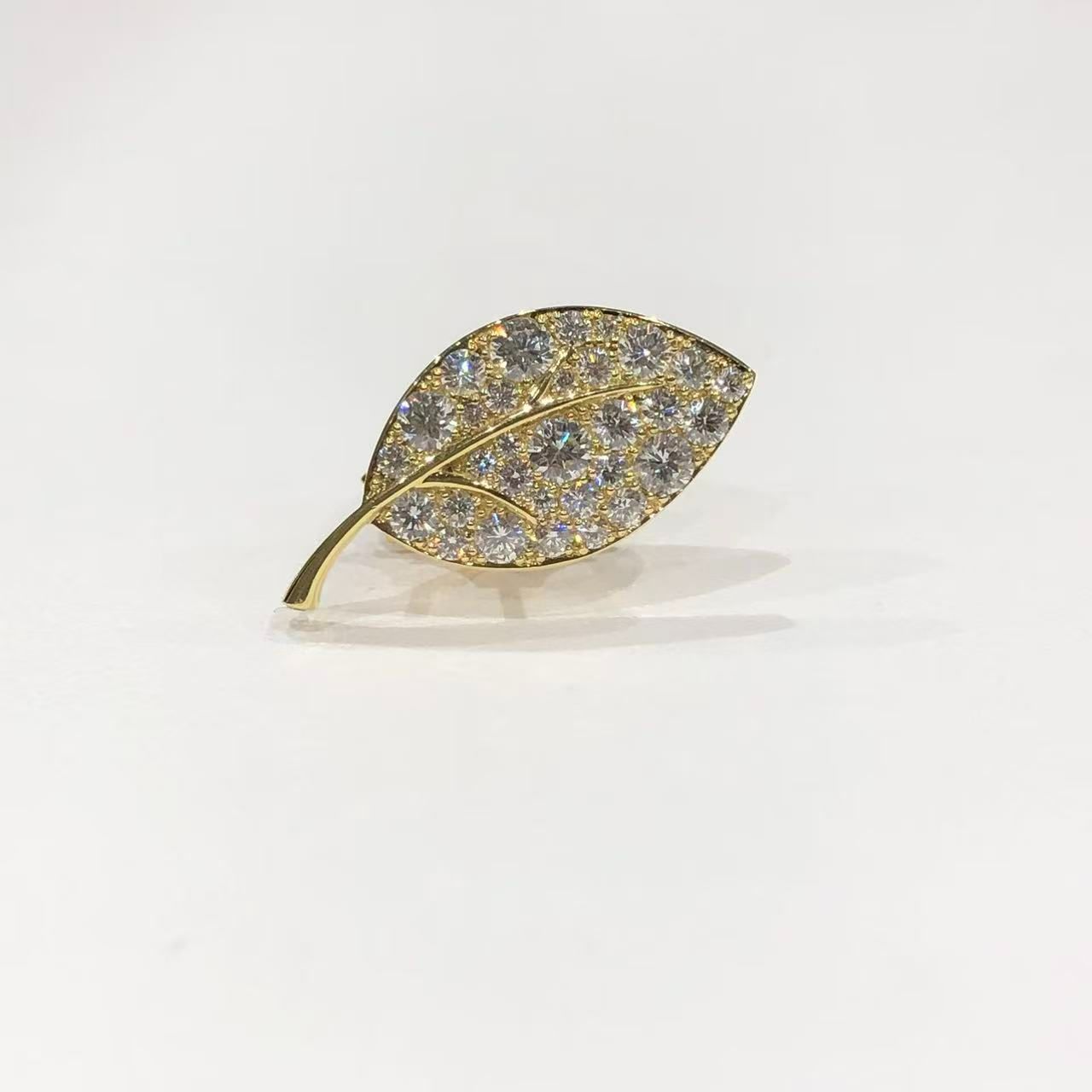 ギメル Gimel ピンブローチ K18YG ダイヤモンド 1.000ct レディース