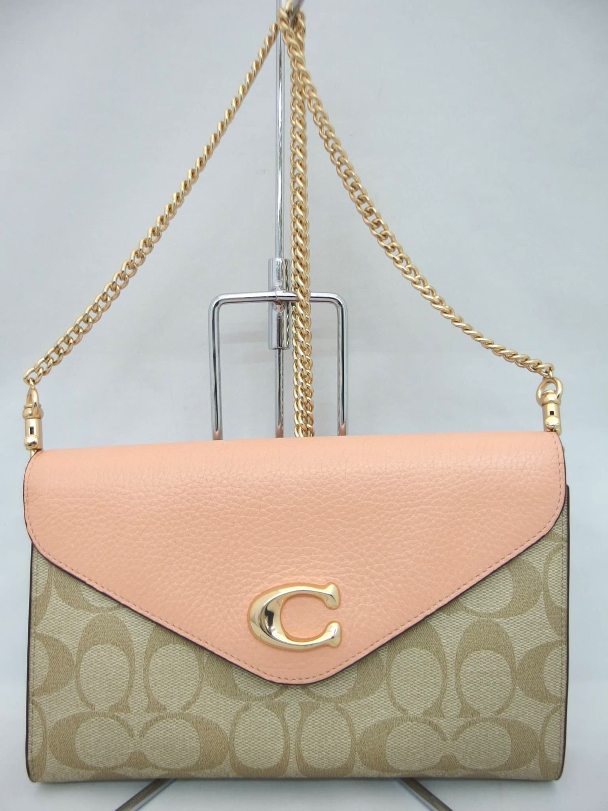 タビー チェーン クロスボディ バッグ 19 COACHのタミー クラッチ 