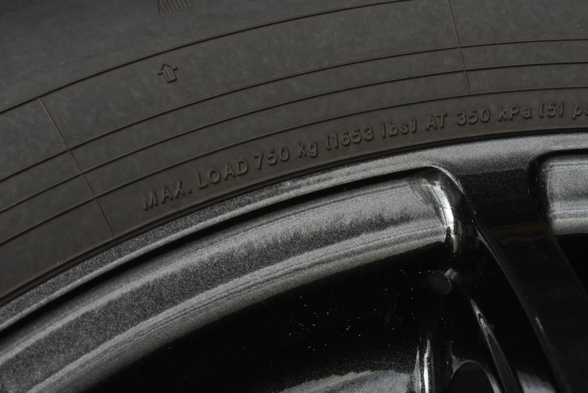 バリ溝】ロクサー ニスポーツ 16in 6.5J +38 PCD114.3 ヨコハマ アイス