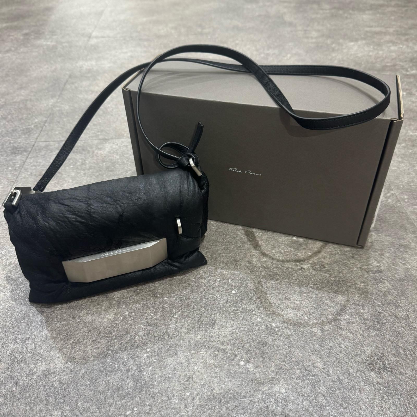 参考上代256300円 Rick Owens PILLOW GRIFFIN / BLK ピローグリフィン 