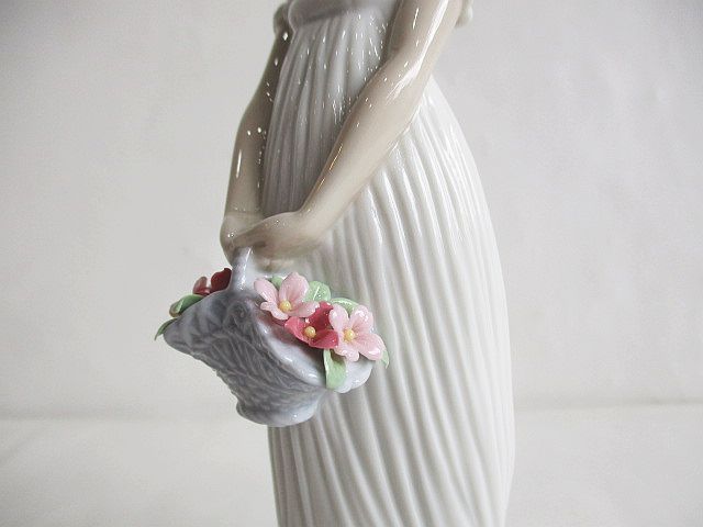 レディ 幼い貴婦人