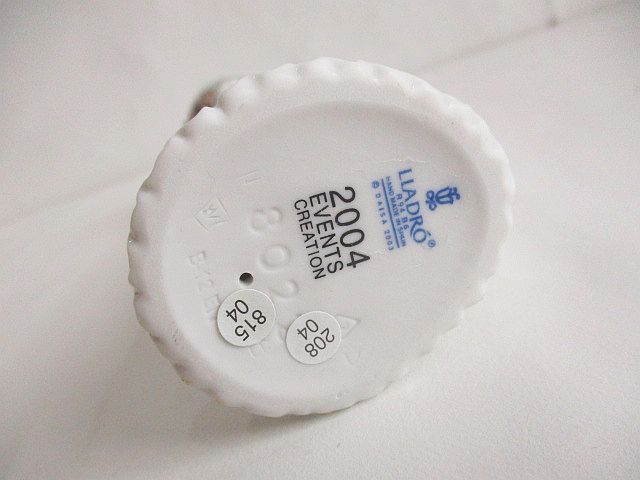  LLADRO リヤドロ ヴィンテージ 2004 リトル レディ 幼い貴婦人 磁器人形 イベントクリエーション ミニラック 置物 インテリア小物