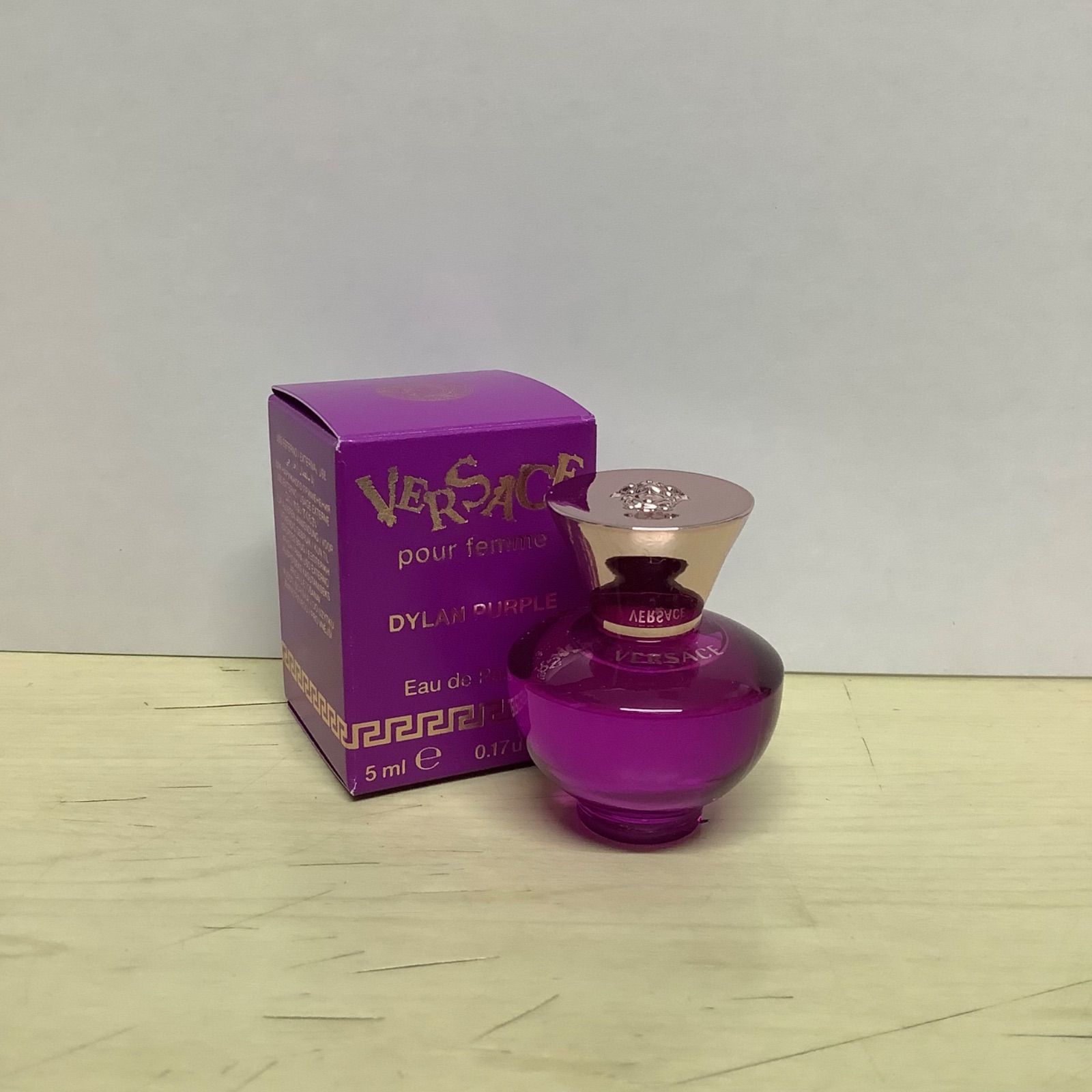 新品未使用ヴェルサーチェディランパープル　オーデパルファム　30ml 新品 ヴェルサーチェVERSACE ディランパープル オーデパルファム30ml