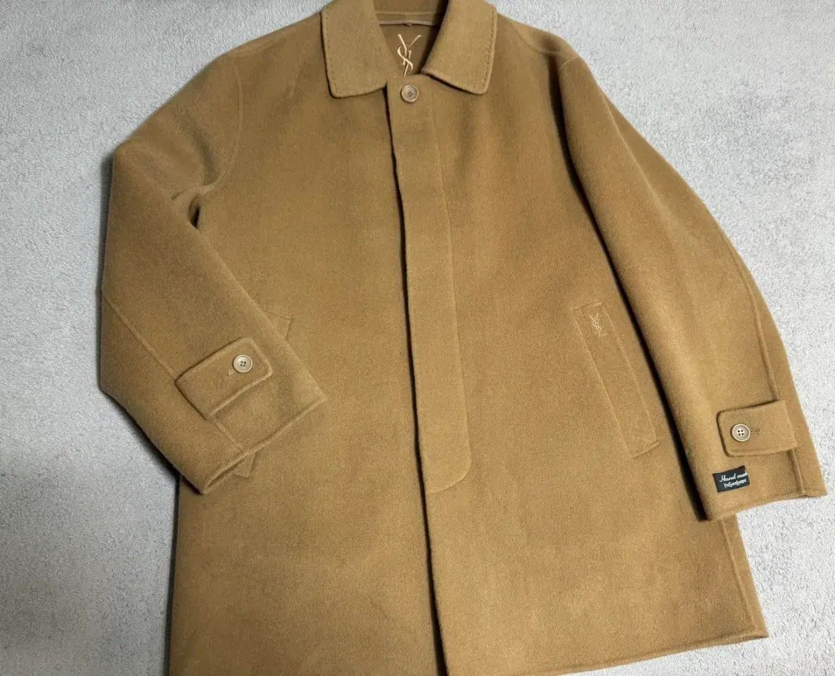 YSL イヴ・サンローラン ベージュ カシミア コート / グッチ 