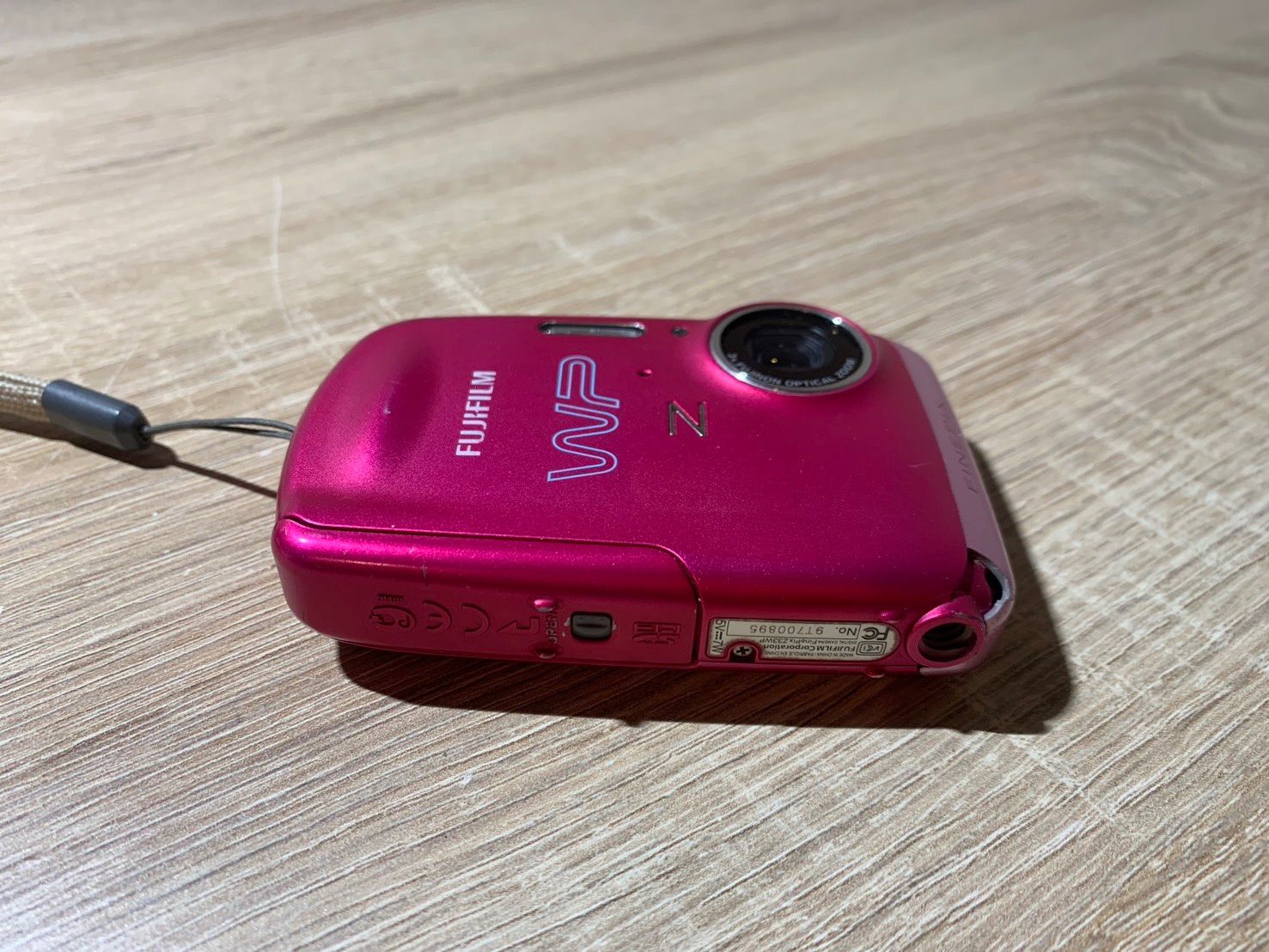 美品 FUJIFILM WP Z33 ピンク 防水・防塵設計! FUJIFILM FinePix Z33