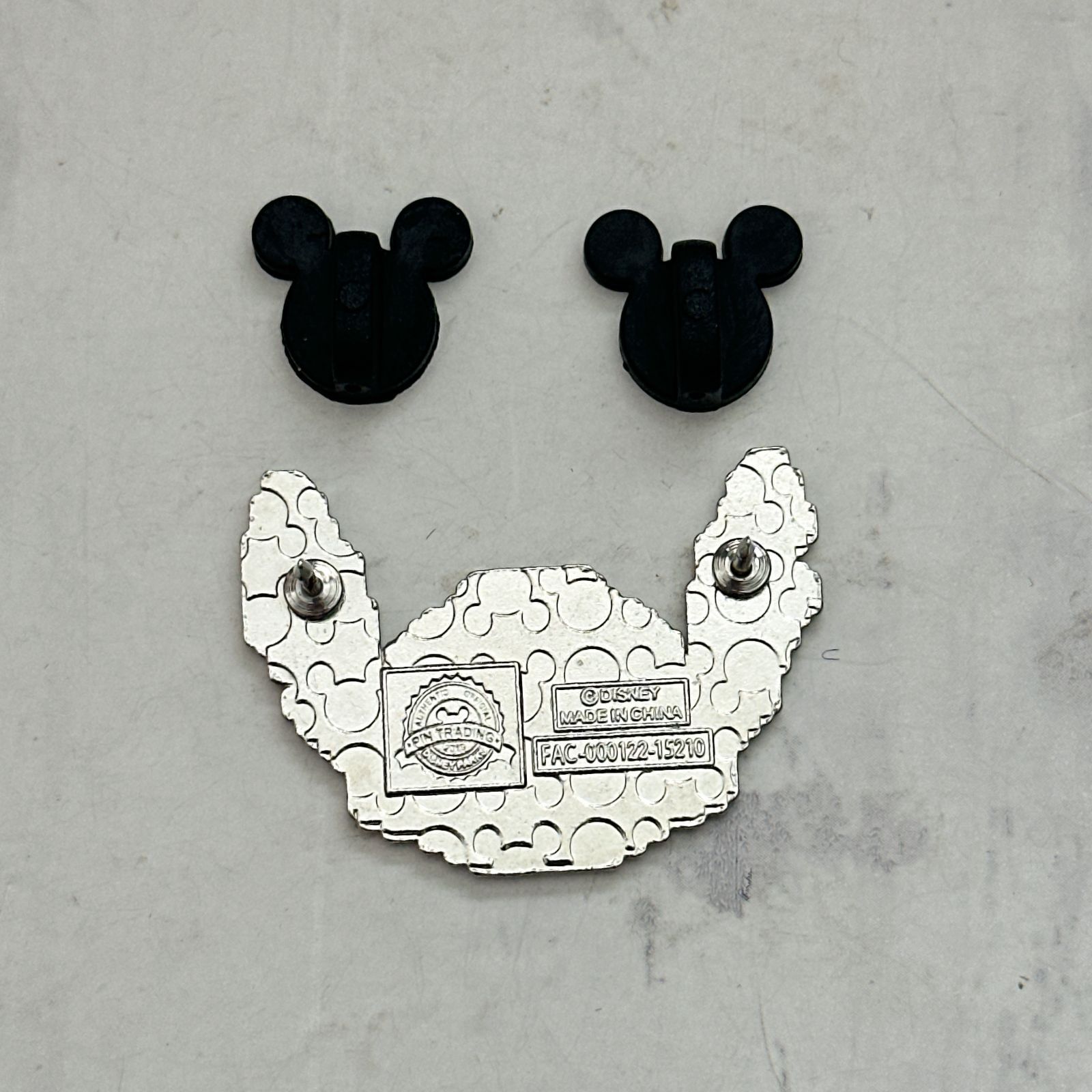 希少・公式】ディズニー ピンバッジ スティッチ ピクセルアート ドット