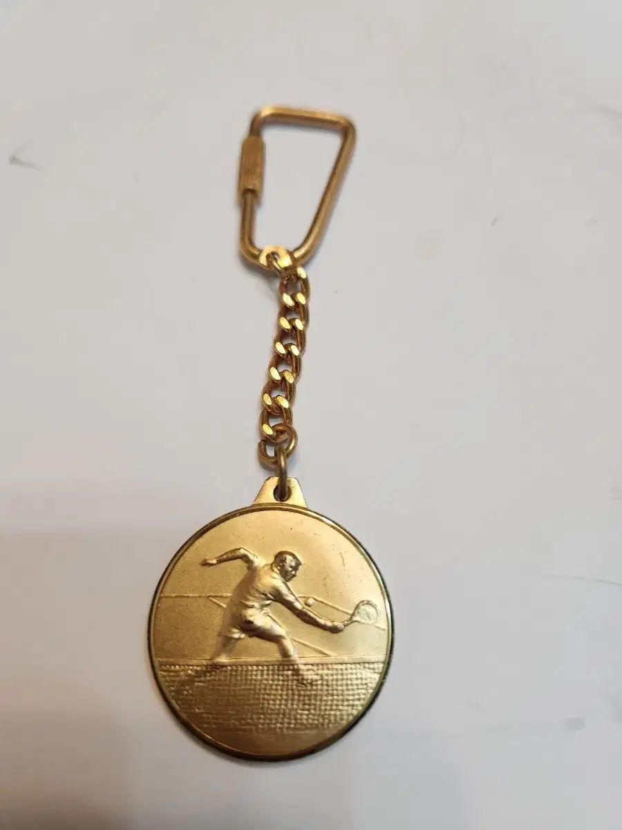 大人気,セール テニス メダル キーホルダー GOLD 大人気,セール テニス メダル キーホルダー GOLD