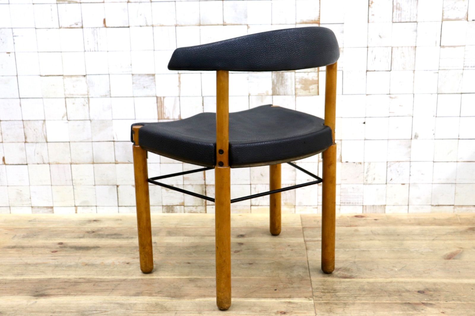 GMIN7C〇Cassina / カッシーナ レオナルドチェア ダイニングチェア 