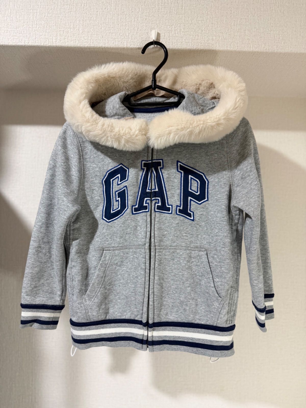 GAP ジップアップパーカー ファー y2k ギャル 平成 短丈 リメイク 