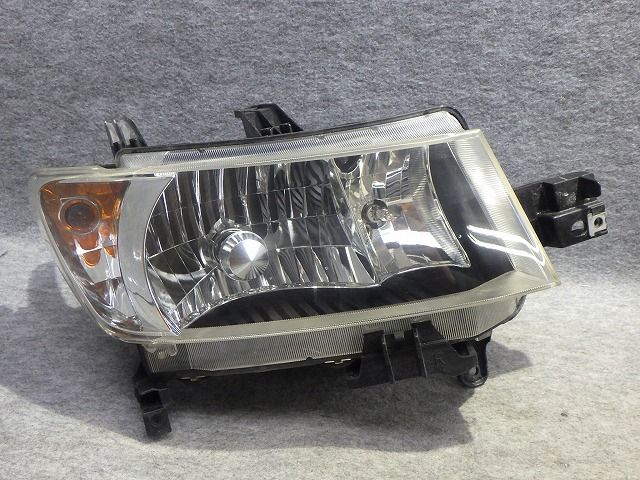 bB ヘッドライト 左右 HID QNC20/21/25 B1-2 81110/81150-B1150 260326235
