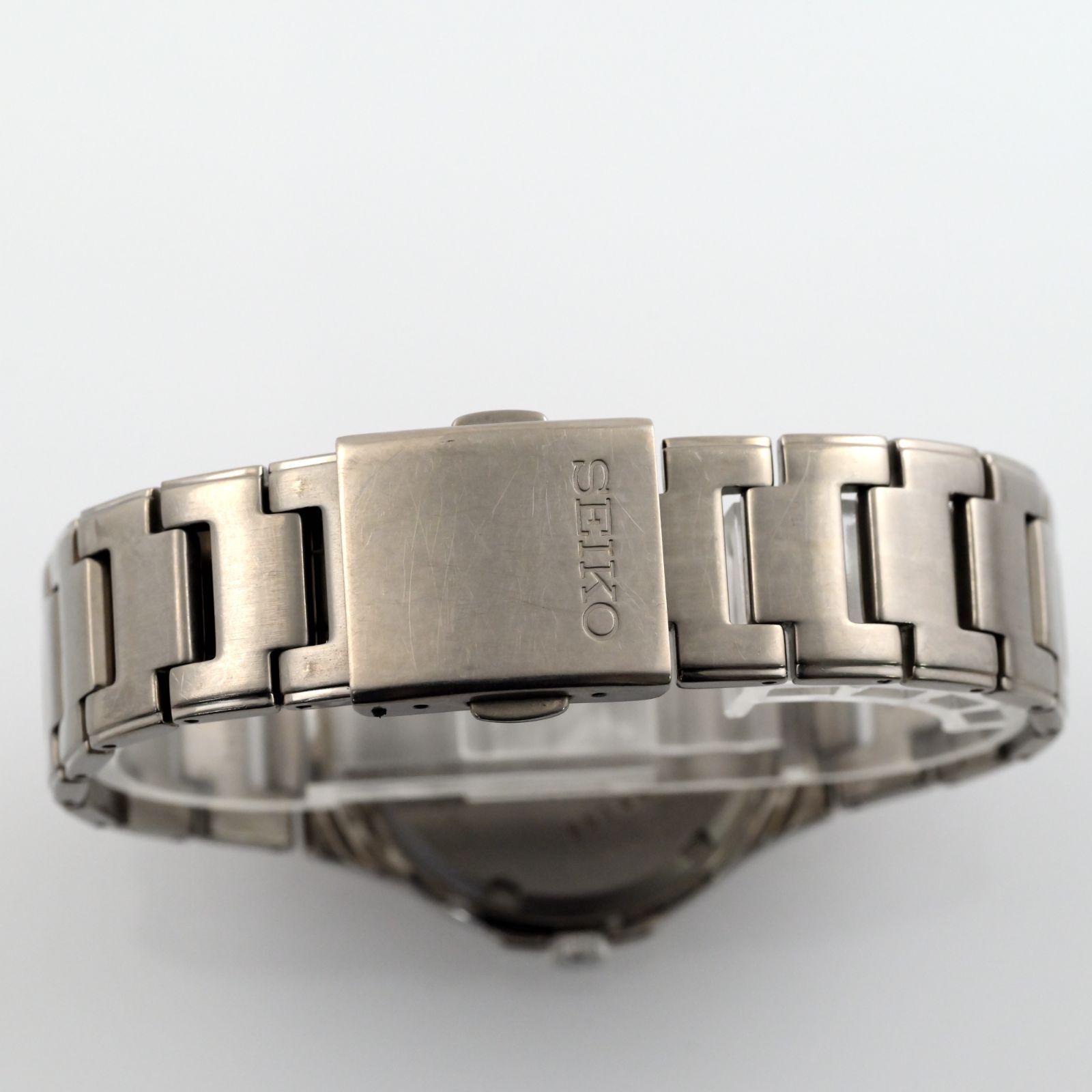 SEIKO】 セイコー ソーラー 37mm径 メンズ腕時計 チタン Ref.V145-0E10 