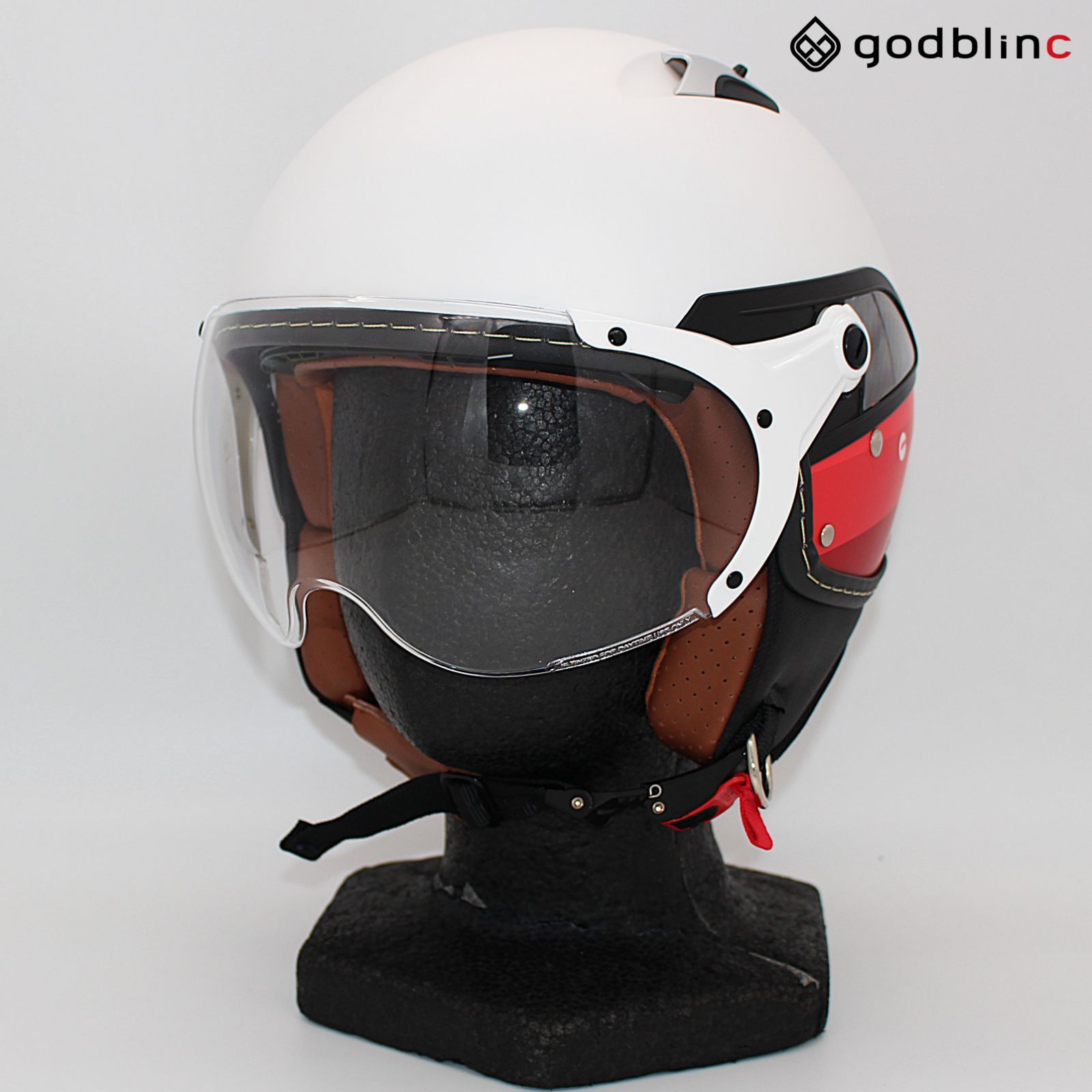 当事物バイク用ヘルメットです。昭和30年代製です。60年くらい前の物です。耳当ては本革仕様です。 ヘルメット ビンテージ 当時物 dio クレタク 貴重
