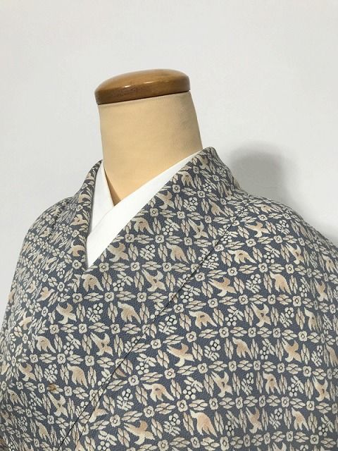 紬 着物 中古 正絹 袷 セミフォーマル 作家物 落款 花の図 暈し 青系色 多色 身丈159cm 裄64.5cm M きもの北條 A1124-7 紬 着物 中古 正絹 袷 セミフォーマル 作家物 落款 花の図 暈し 青系色