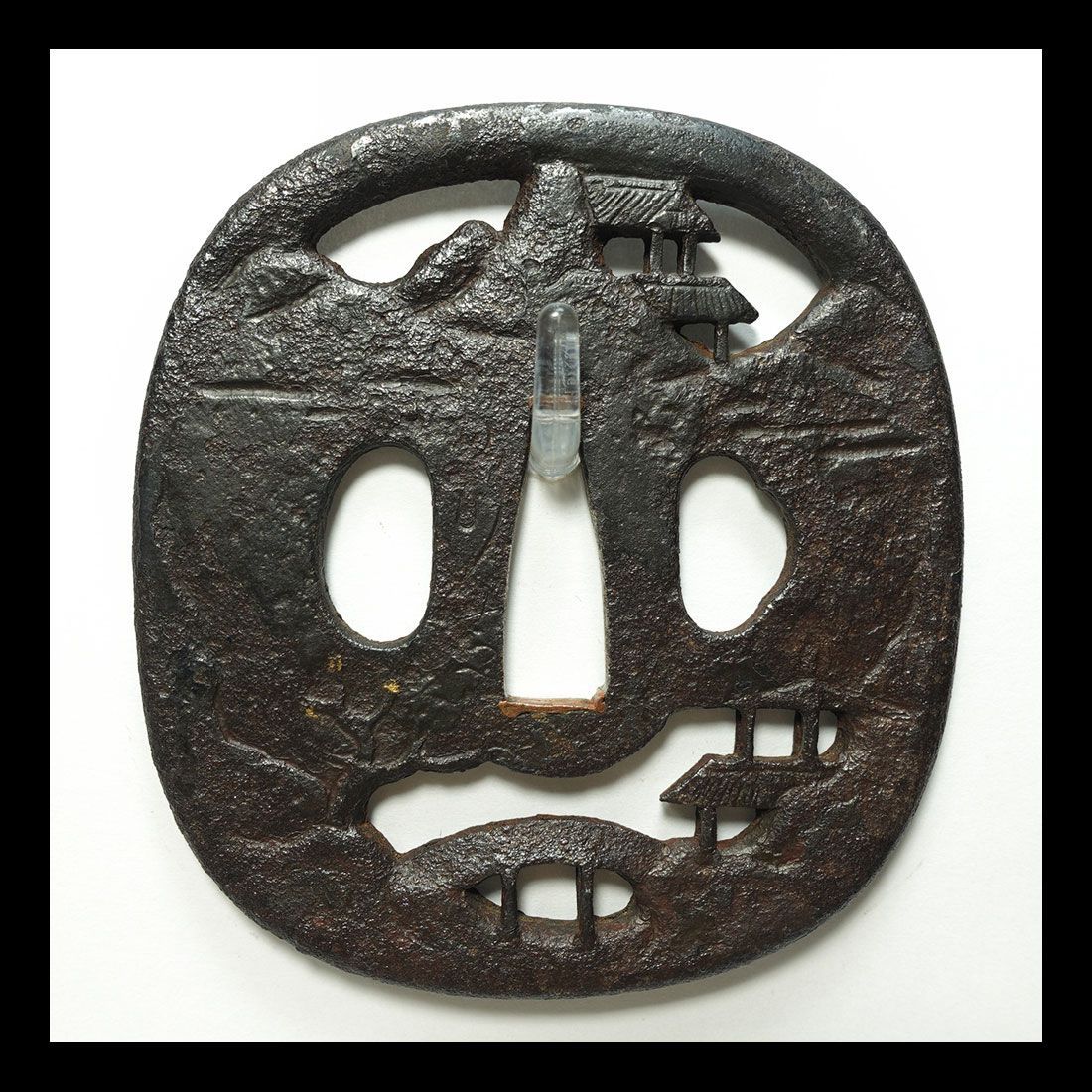 クリアランス特販 鉄鍔 在銘 山水図 金銀象嵌