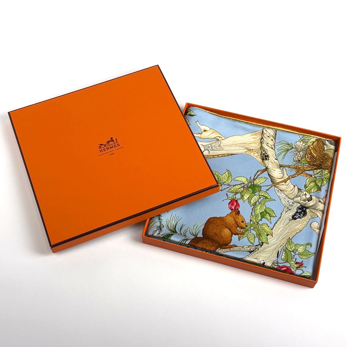 エルメス HERMES カレ90 AU COEUR DES BOIS 森の中で スカーフ シルク