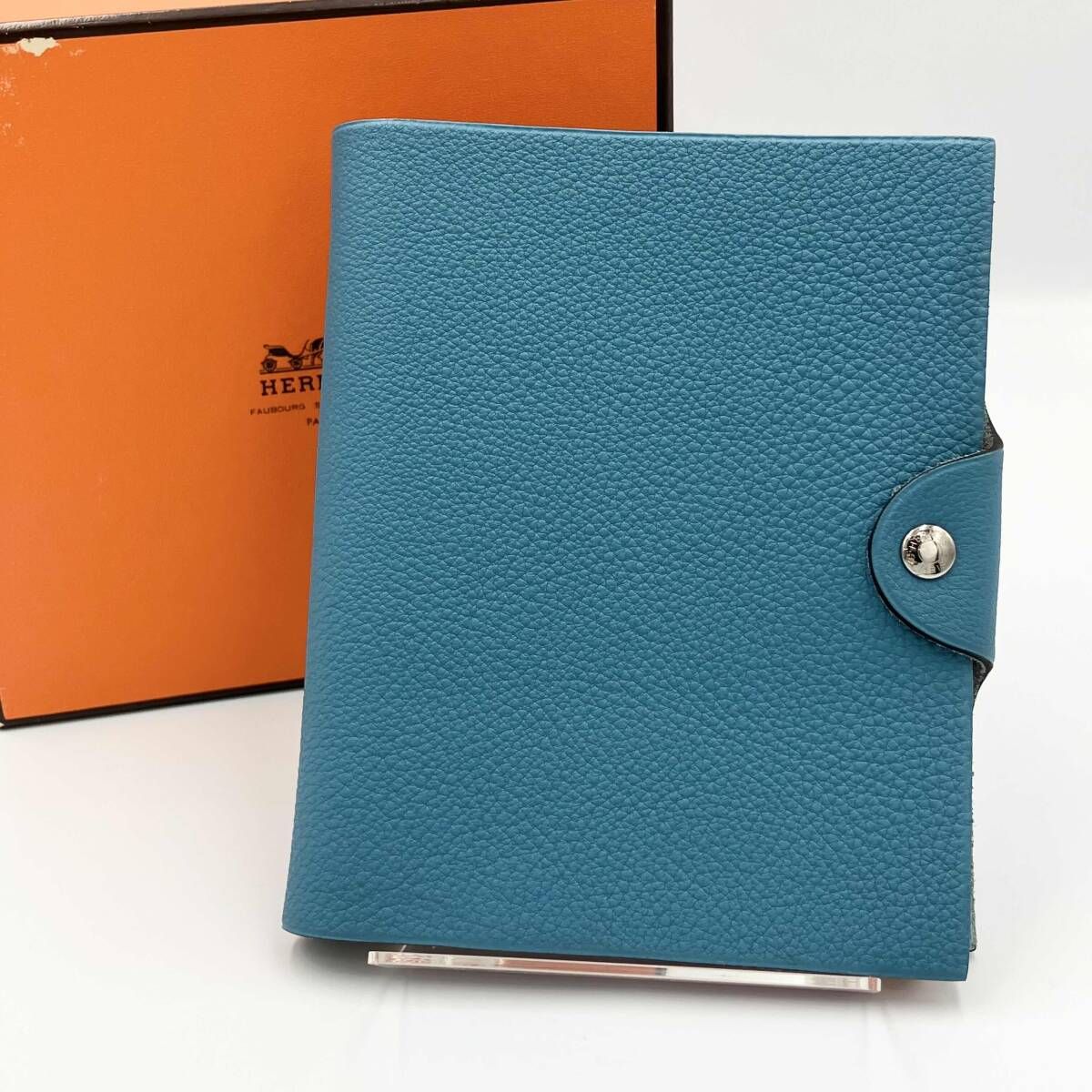 HERMESノート 大人気ブランド【HERMES/エルメス】からカイエルーレ ロール