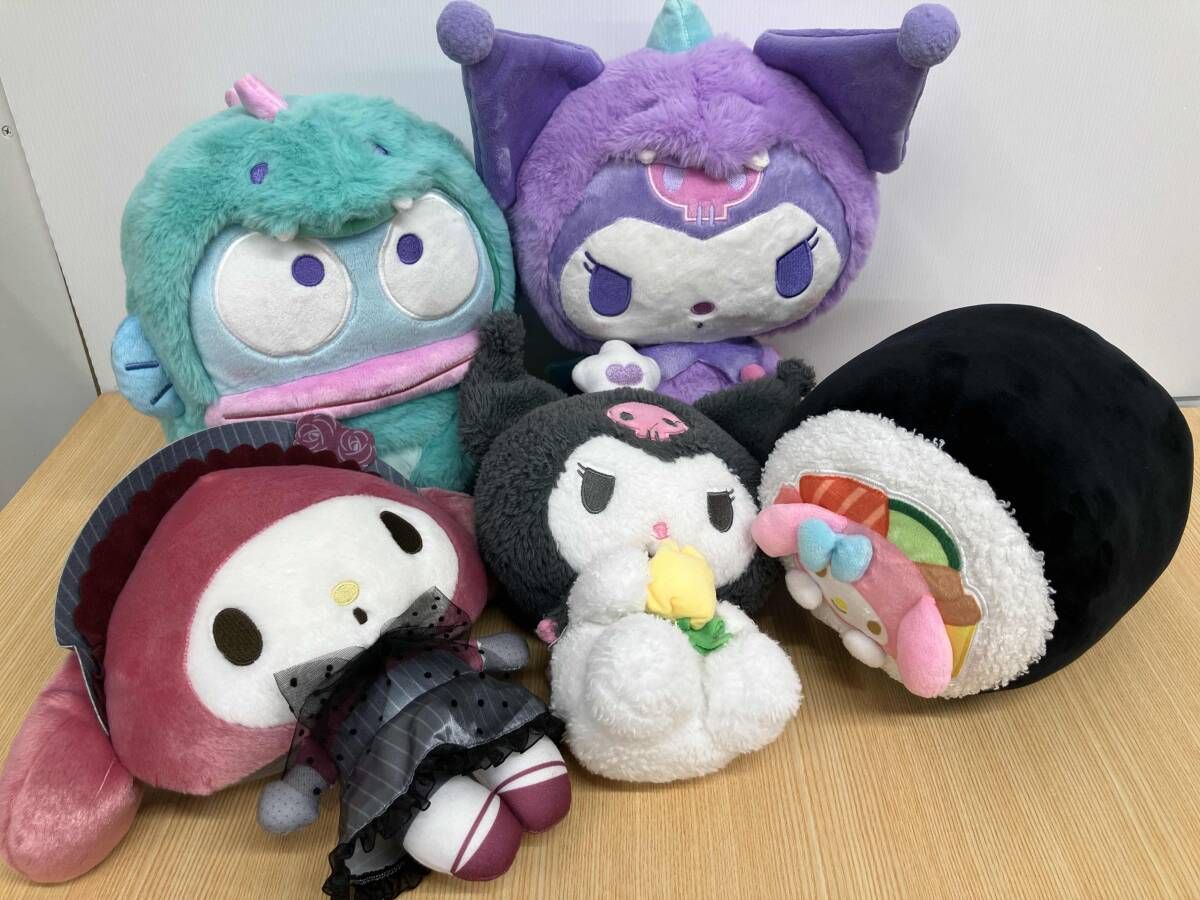 tinyfoxholeのサンタツリーフィギュア 赤字超特価，お買い得