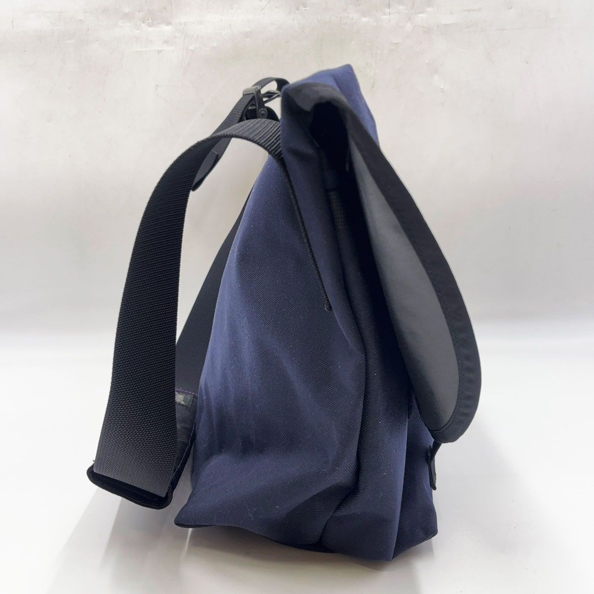 BLUE LUG THE MESSENGER BAG メッセンジャーバッグ 約25L ネイビー 13 