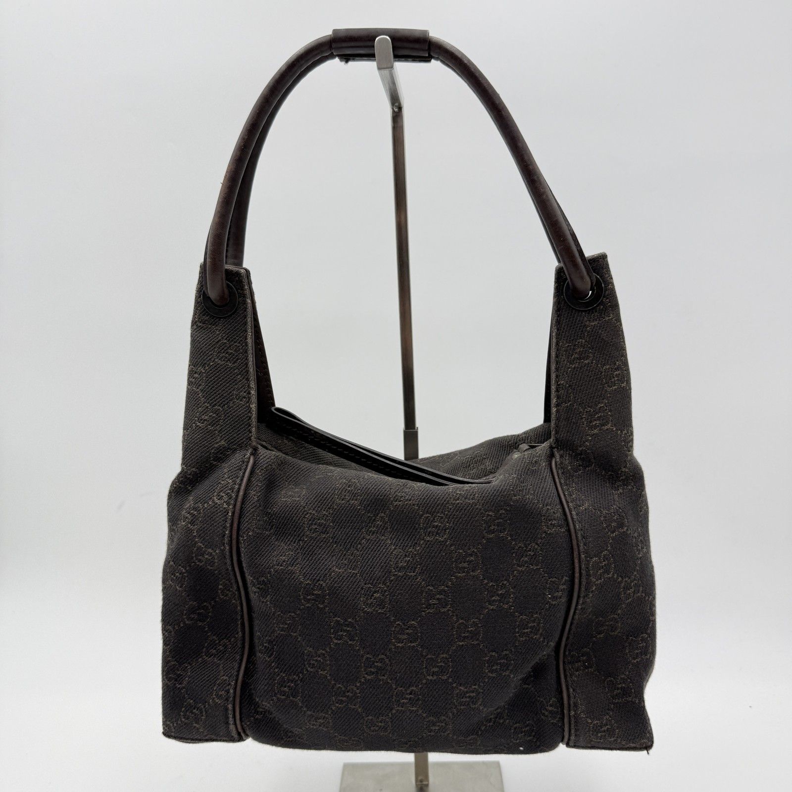 GUCCI 黒 ショルダーバッグ キャンバス GUCCI（グッチ）GGキャンバス ショルダーバッグ ワンショルダーバッグ