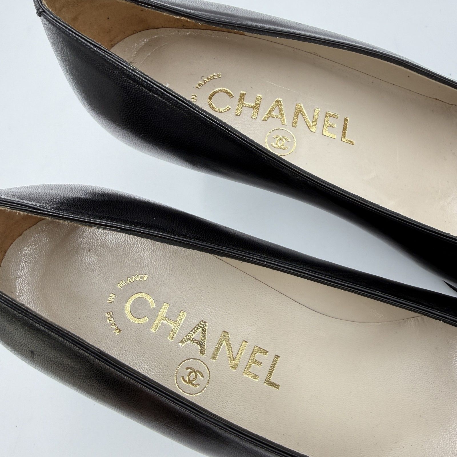 CHANEL（シャネル） レザー パンプス ブラック キャップトゥ ヒール 38