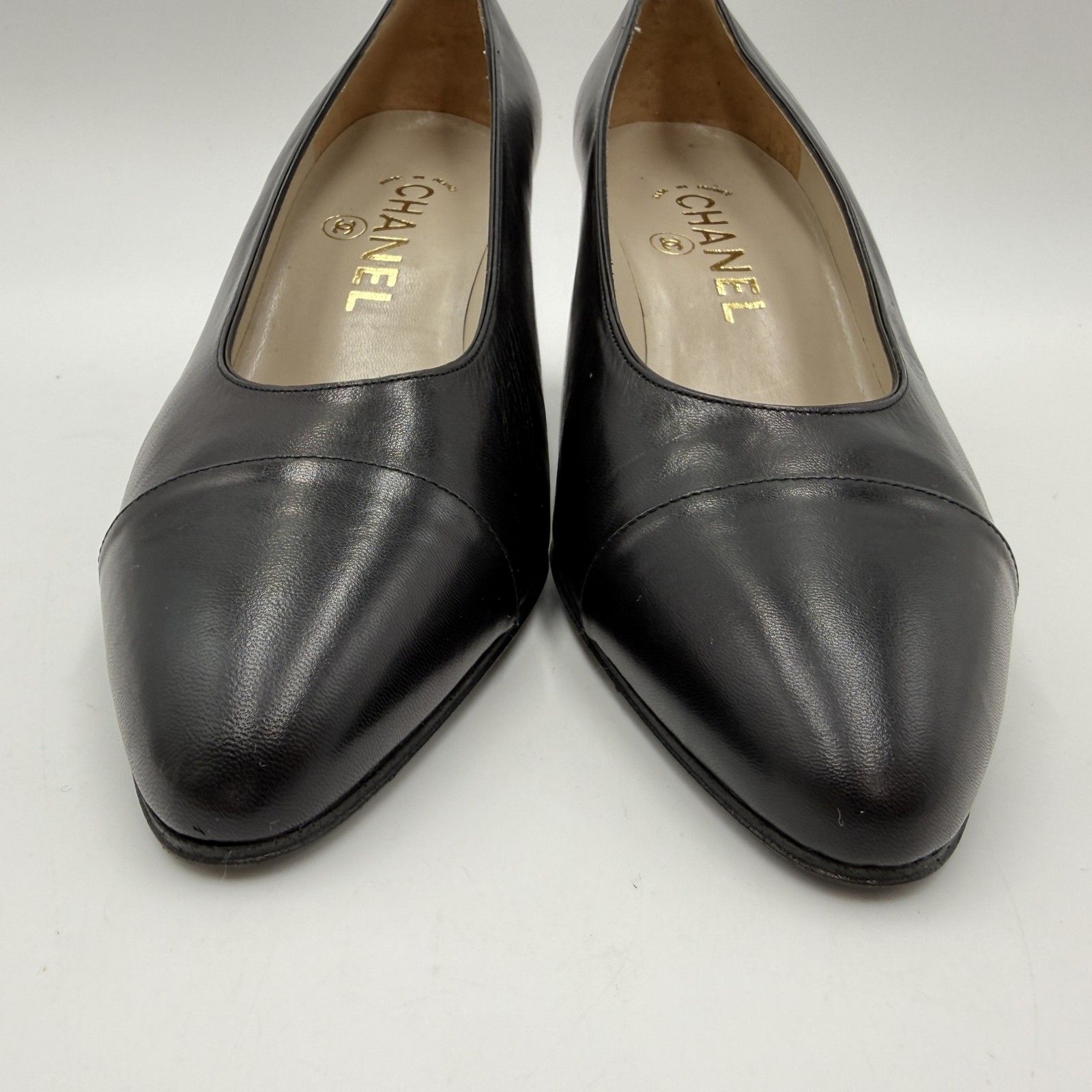 CHANEL（シャネル） レザー パンプス ブラック キャップトゥ ヒール 38
