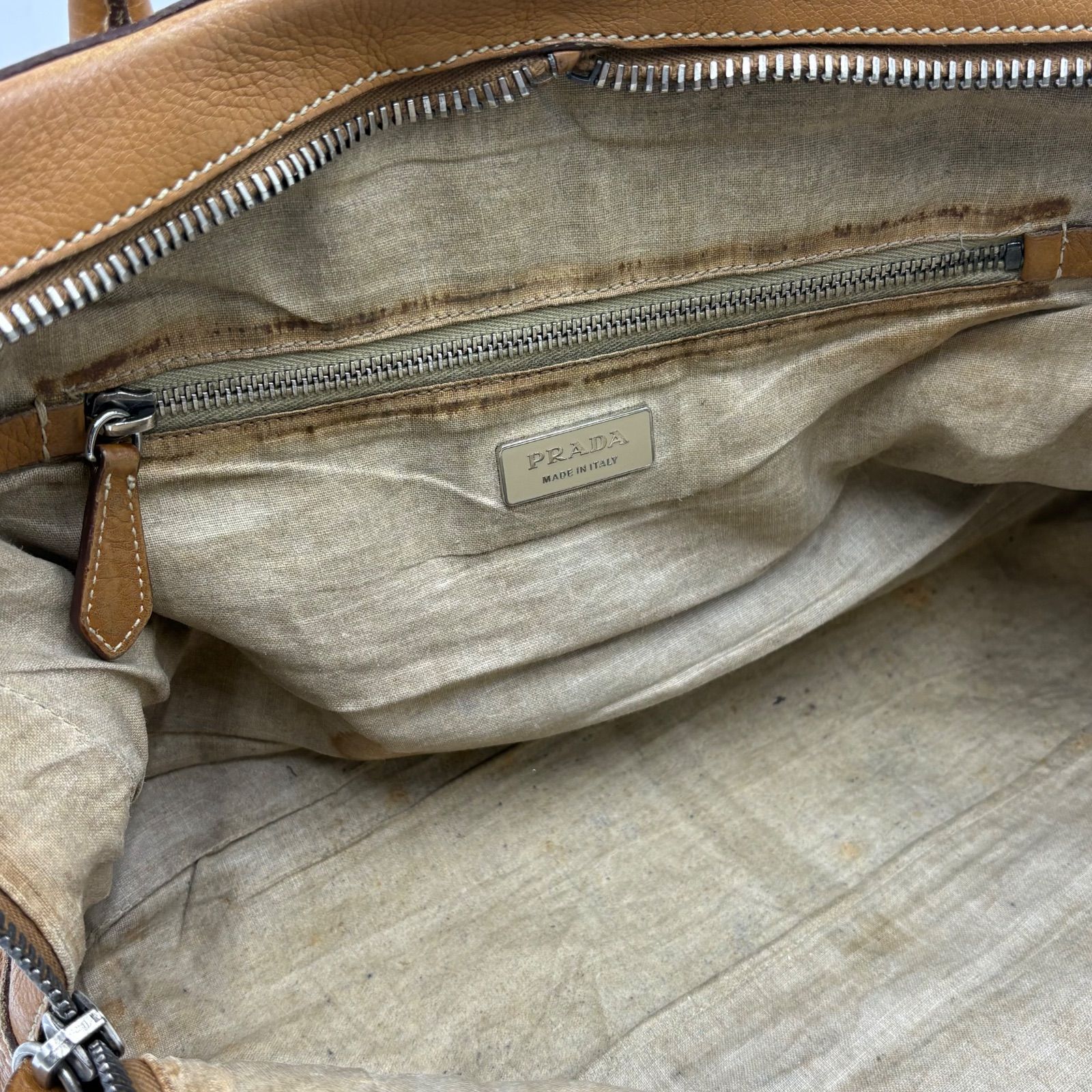 PRADA プラダ Y2K VITELLO DAINO ヴィッテロダイノ 型押しロゴ レザー 