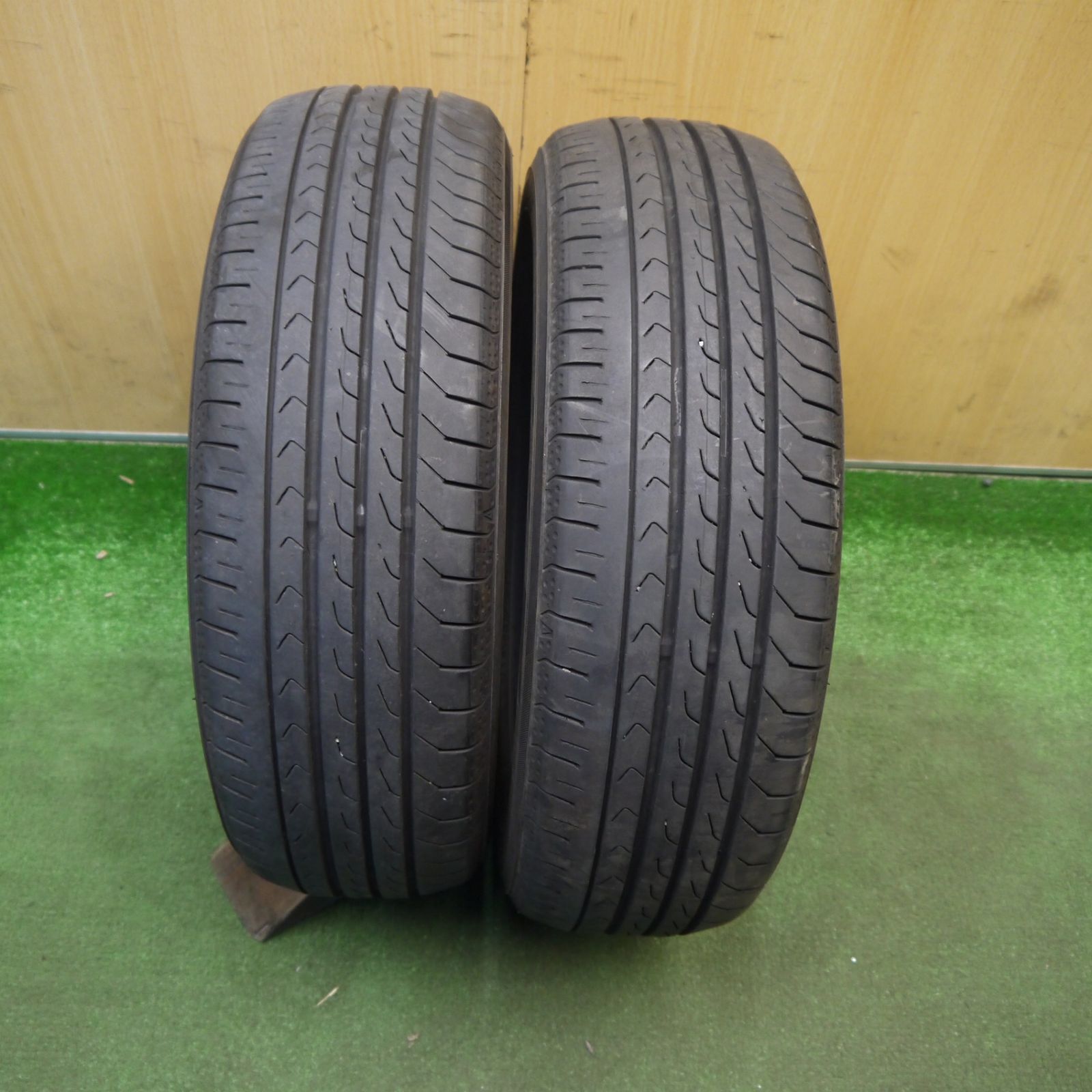 バリ溝！23年！8.5分！2本☆165/65R14 ヨコハマ BluEarth-RV RV03 CK 
