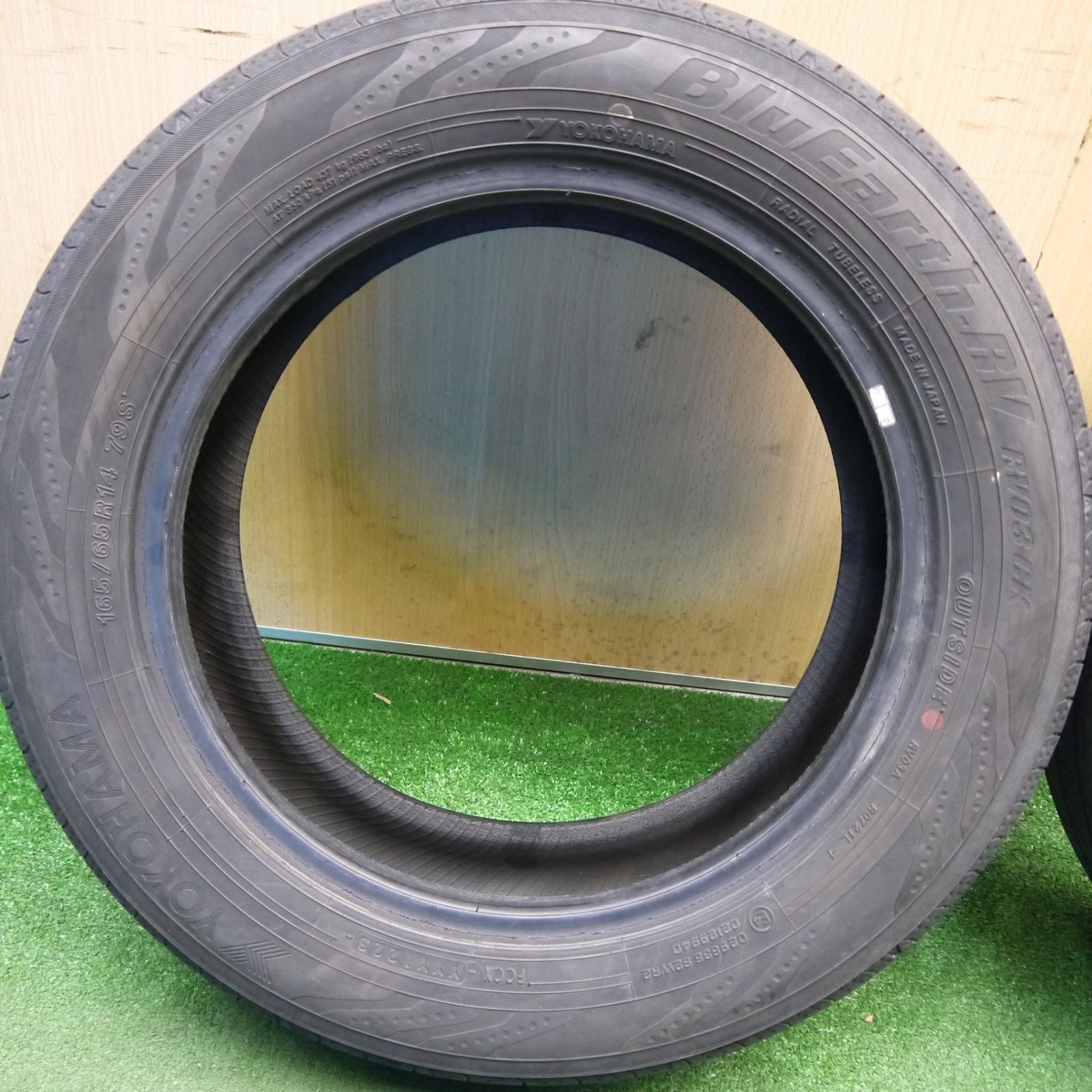 バリ溝！23年！8.5分！2本☆165/65R14 ヨコハマ BluEarth-RV RV03 CK 