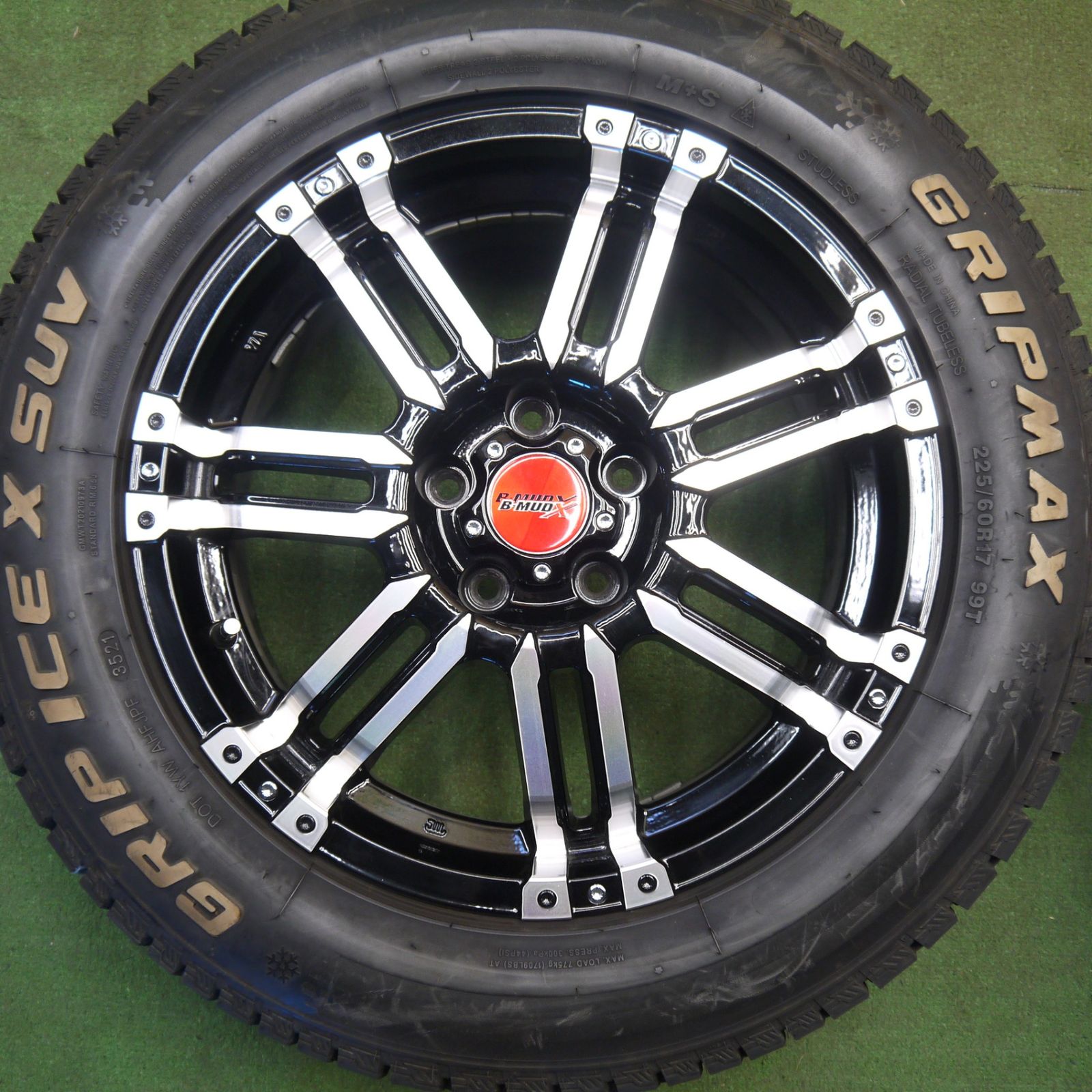 ほぼ未使用！キレイ☆スタッドレス 225/60R17 グリップマックス GRIP 