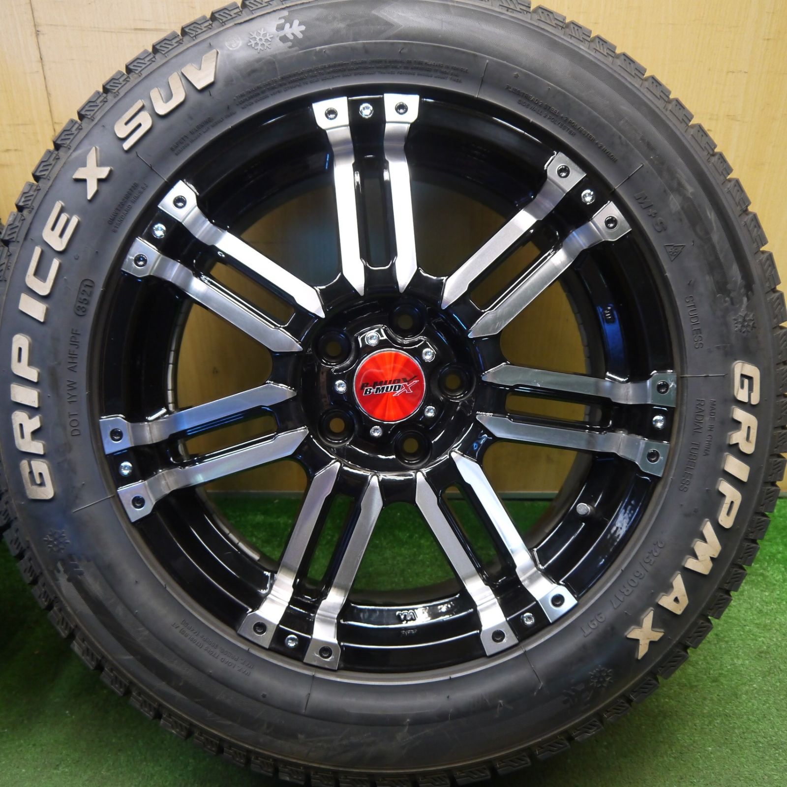 ほぼ未使用！キレイ☆スタッドレス 225/60R17 グリップマックス GRIP