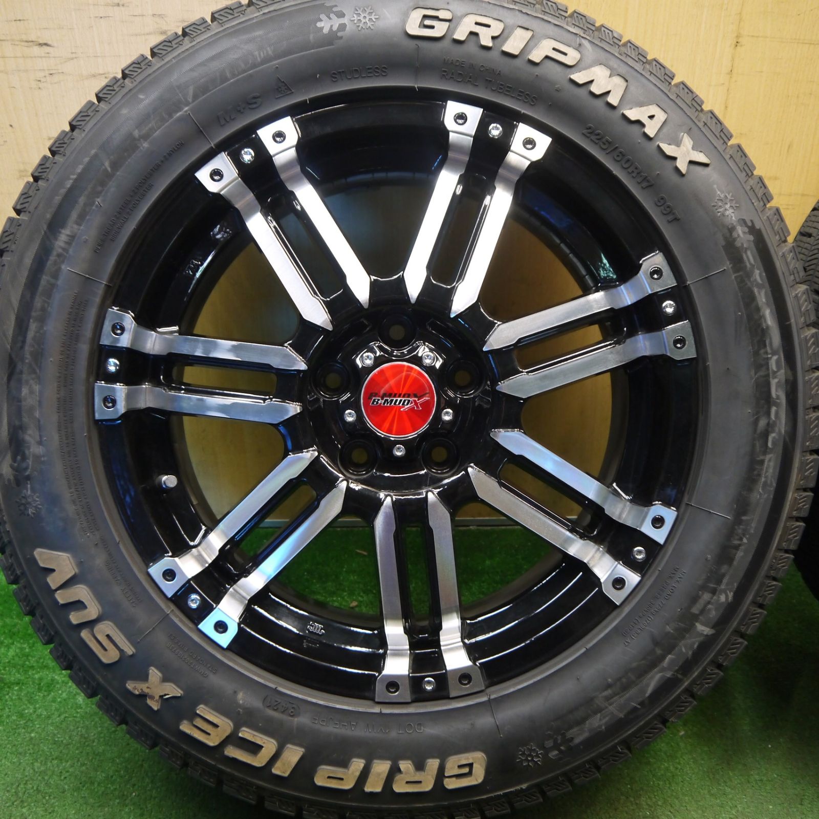 ほぼ未使用！キレイ☆スタッドレス 225/60R17 グリップマックス GRIP 