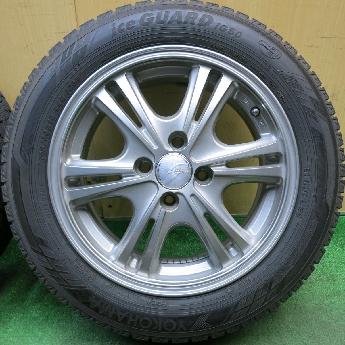 バリ溝！9分☆スタッドレス 185/60R15 ヨコハマ アイスガード iG60 