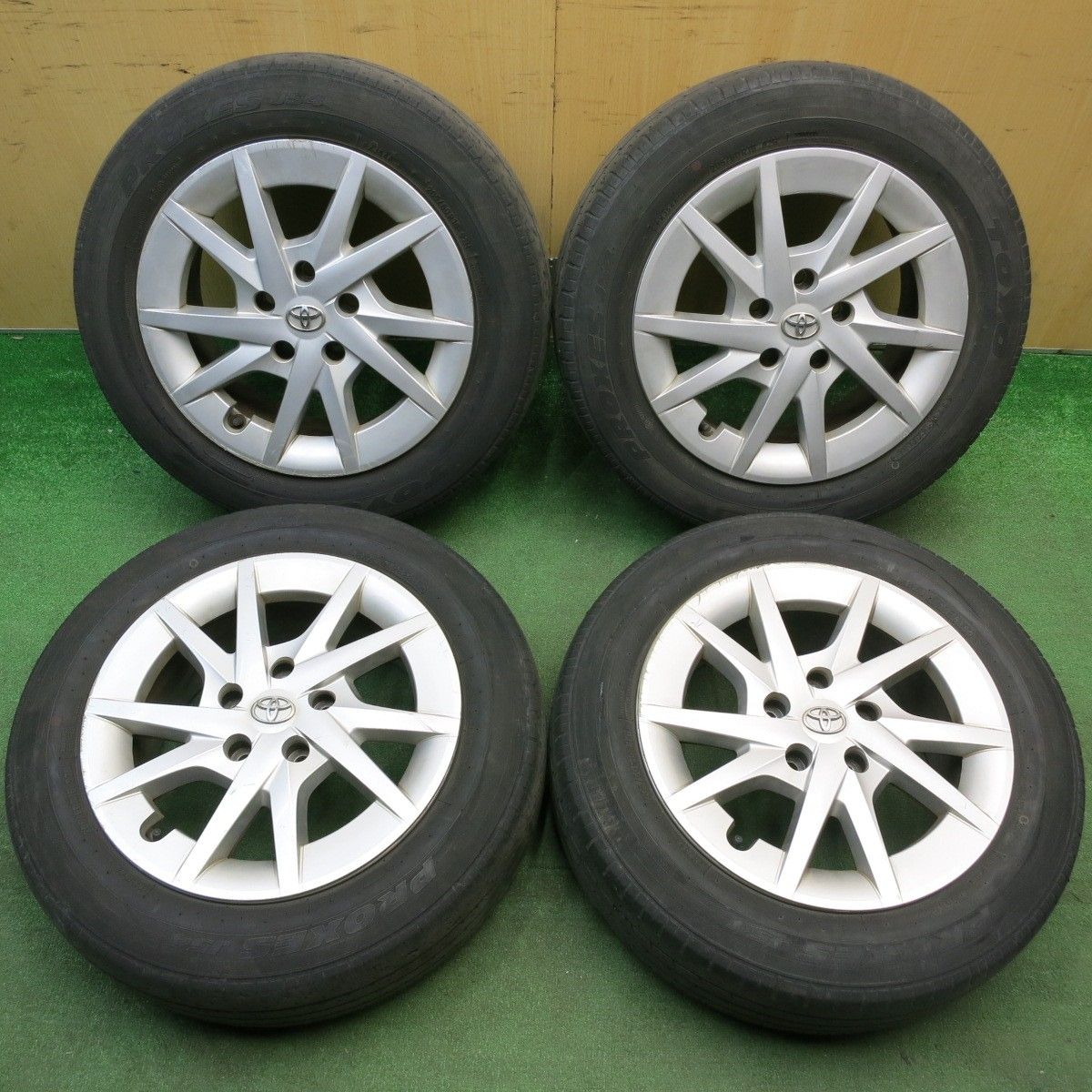 4本価格☆トヨタ プリウスα 純正 205/60R16 トーヨー プロクセス J54 