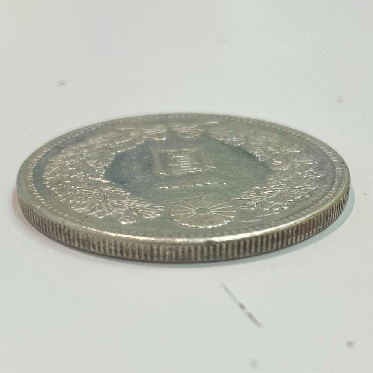 売れ筋大人気 (銀貨保証)一圓銀貨 明治十一年 重さ約28.6g 銀含有90