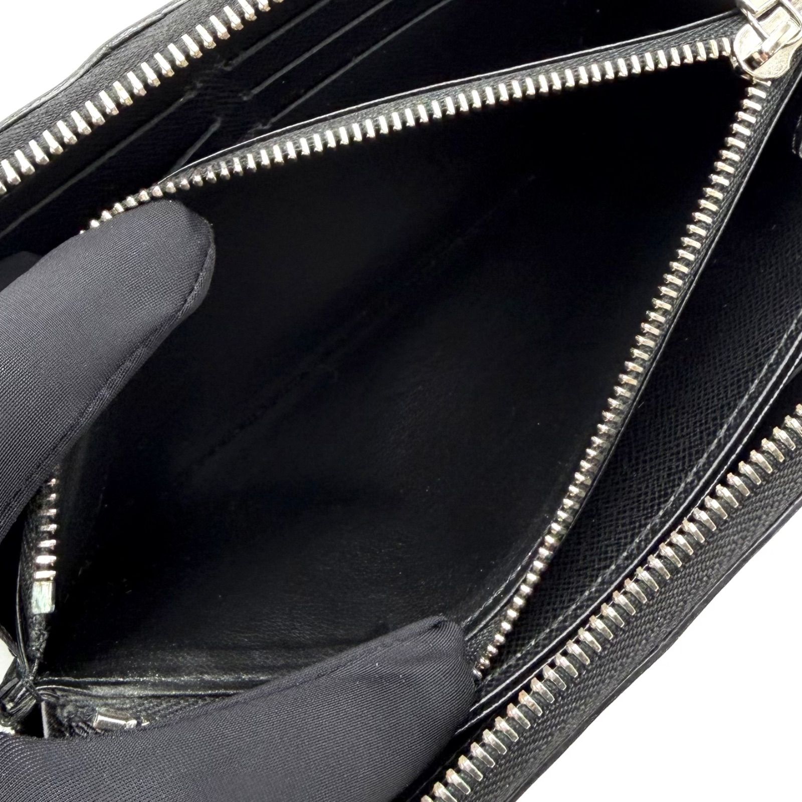 ルイヴィトン LOUIS VUITTON エピ ジッピーウォレット ノワール 新型 
