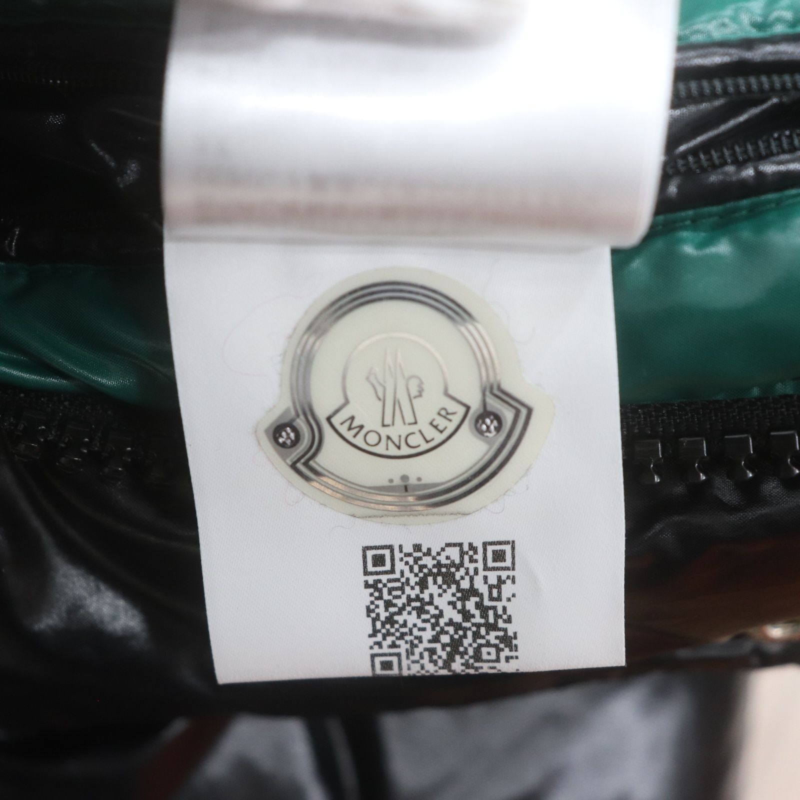 IT6J561KPTW4 国内正規品 MONCLER モンクレール HANOVERIAN GIUBBOTTO