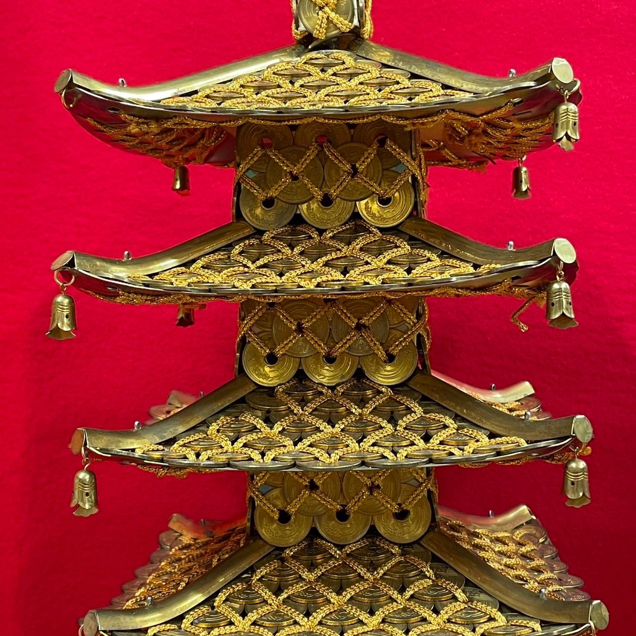 五円玉細工 5円玉アート 五重塔 置物 工芸品 縁起物 オブジェ x - メルカリ