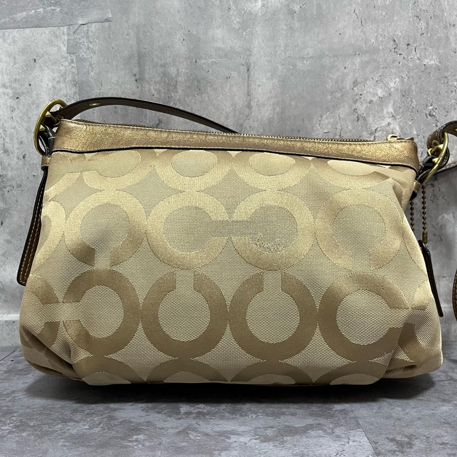 COACH コーチ オプアート ショルダーバッグ ベージュ ゴールド 13880 COACH】コーチ オプアート柄ショルダーバッグ チャーム付き オプアート