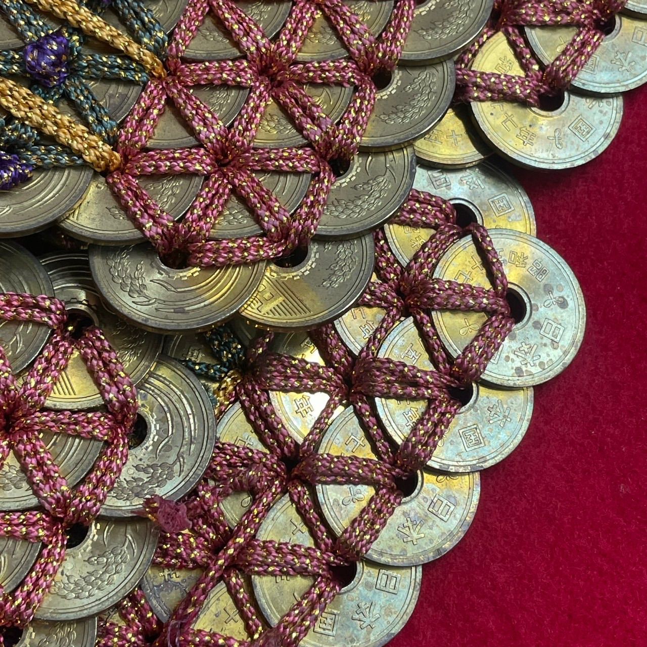 五円玉細工 五円玉アート 兜 草摺 置物 工芸品 縁起物 オブジェ x