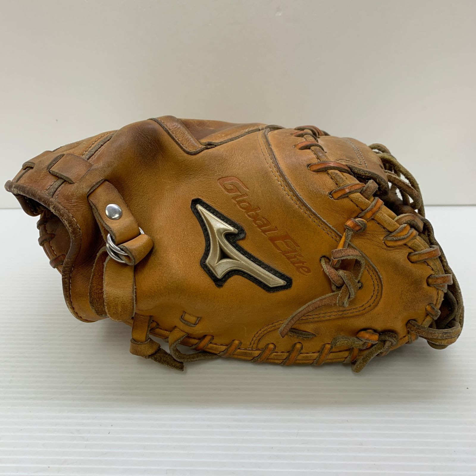 ミズノ MIZUNO グローバルエリート 硬式 大人 一般 キャッチャーミット 捕手 グローブ グラブ 右投げ 1AJGH18300 中古品  野球 8167 ミズノ MIZUNO グローバルエリート 硬式 大人 一般 キャッチャーミット