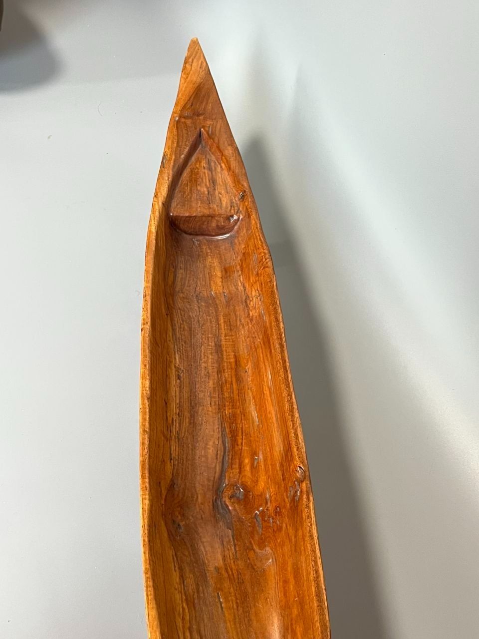  天然木無垢材一枚板舟形大鉢飾り皿オブジェ全長101.5cm巨大船型木彫り彫刻インテリア店舗什器飾り物アンティーク風レトロモダン 銘木自然木くり抜きセンターピース置物ボートログ木製100cm超え 品芸術品室内装飾 キッズアクセサリー 置物 インテリア小物