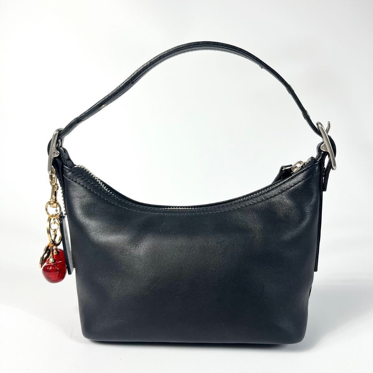 OneMall provides Mercari products: Old Coach 9844 Shoulder bag