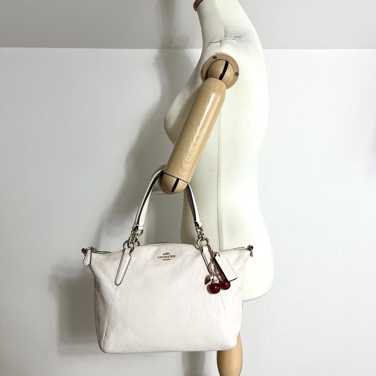 美品 COACH コーチ 2way ハンドバッグ ショルダーバッグ レザー 白 