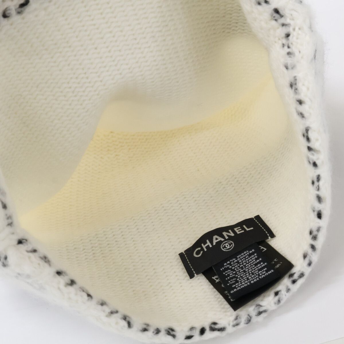 CHANEL シャネル 新品同様 カシミヤシルク混ウール ココマーク CHANEL シャネル 新品同様 カシミヤシルク混ウール ココマーク