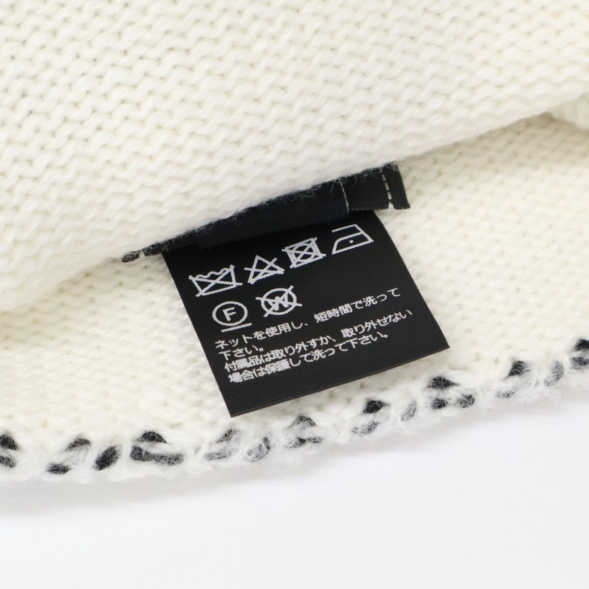 CHANEL シャネル 新品同様 カシミヤシルク混ウール ココマーク CHANEL シャネル 新品同様 カシミヤシルク混ウール ココマーク