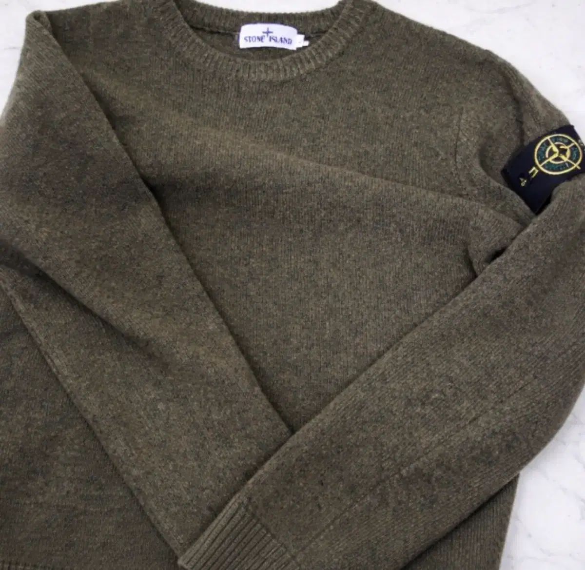 STONE ISLAND ストーンアイランド ニット カーキ色 - メルカリ STONE ISLAND ストーンアイランド ニット カーキ色 - メルカリ