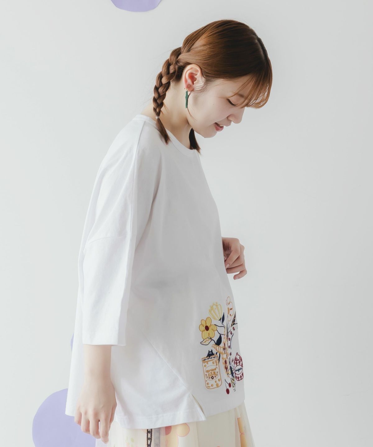 ScoLar - ScoLar 152763：キッチンのこびと柄 刺繍プルオーバー ScoLar スカラー 152763：キッチンのこびと柄 刺繍プルオーバー - メルカリ