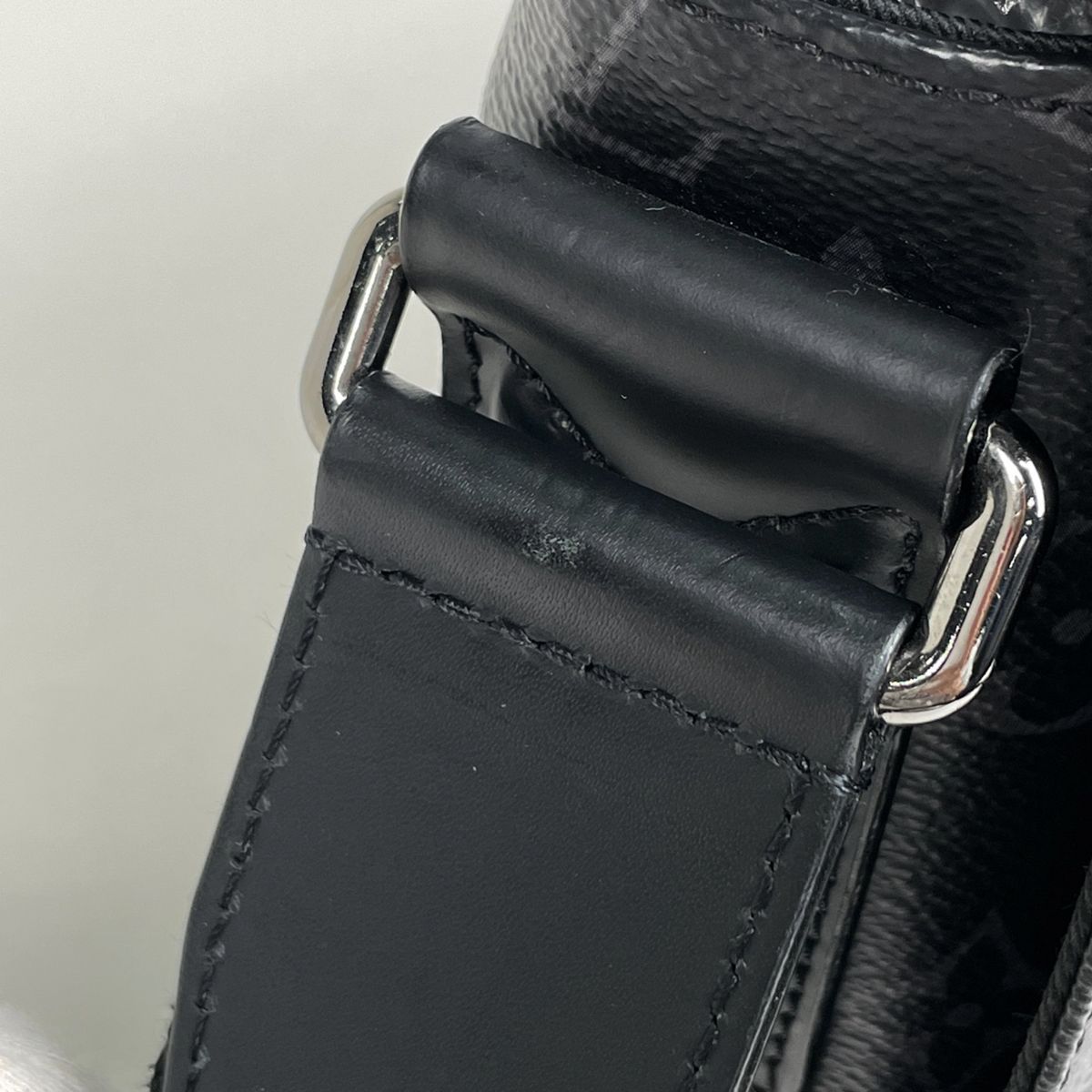 ルイ・ヴィトン Louis Vuitton ディストリクトPM NM 肩掛け 斜め掛け 