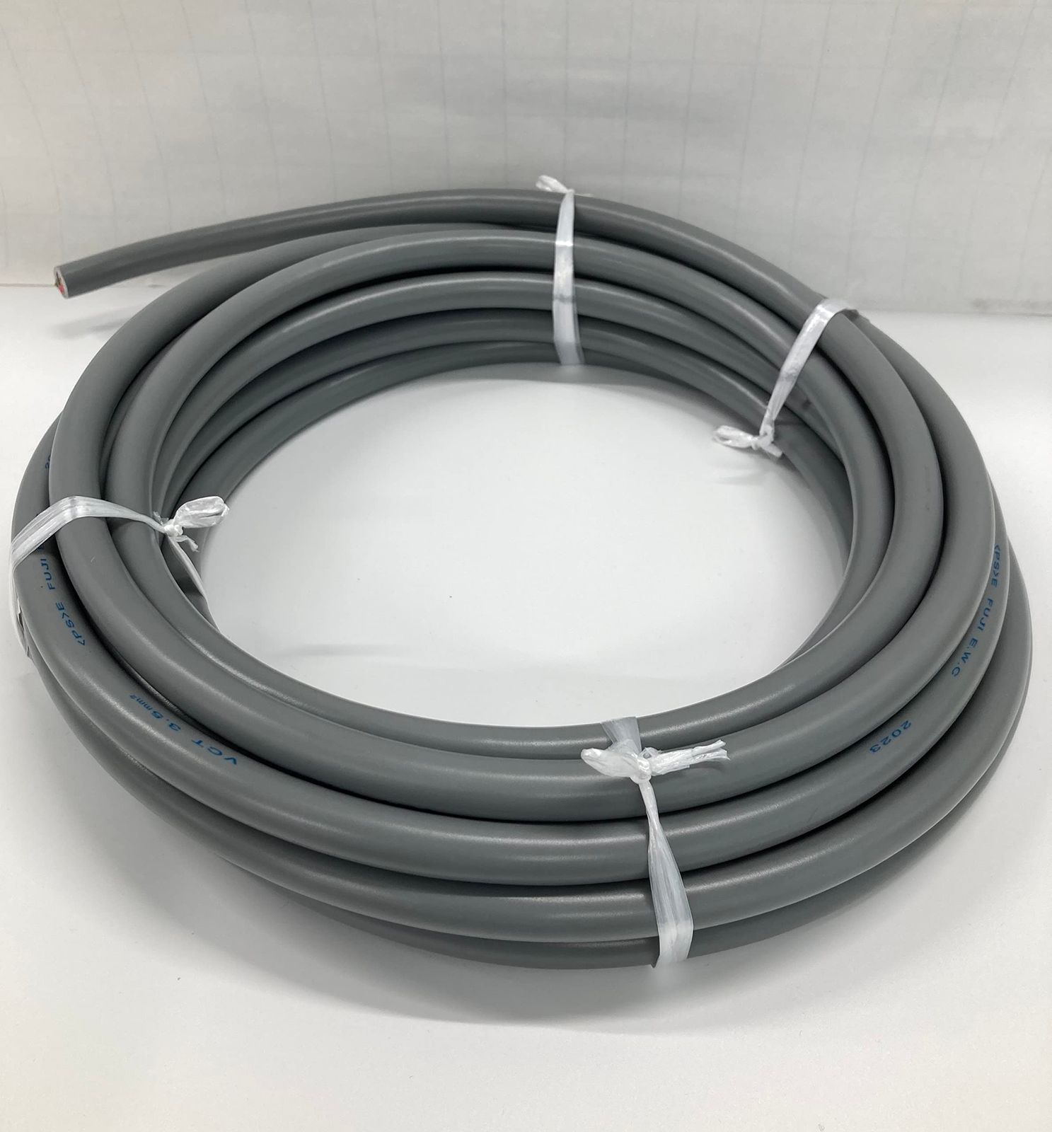 新品 富士電線工業 キャブタイヤケーブル VCT 3.5SQX 4C 20M 巻き